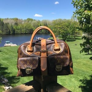 🌹🍃Authentic LV Manhattan GM🍃🌹